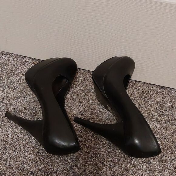 BAKERS Sofie Black Leather Platform Pumps Size 7.5 - Picture 5 of 9